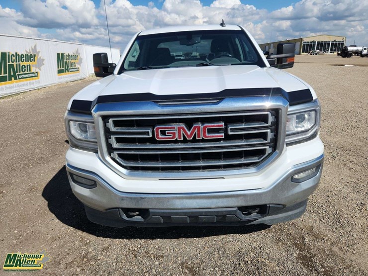 2017-gmc-sierra-1500-image-26