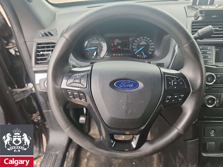 2018-ford-explorer-image-19