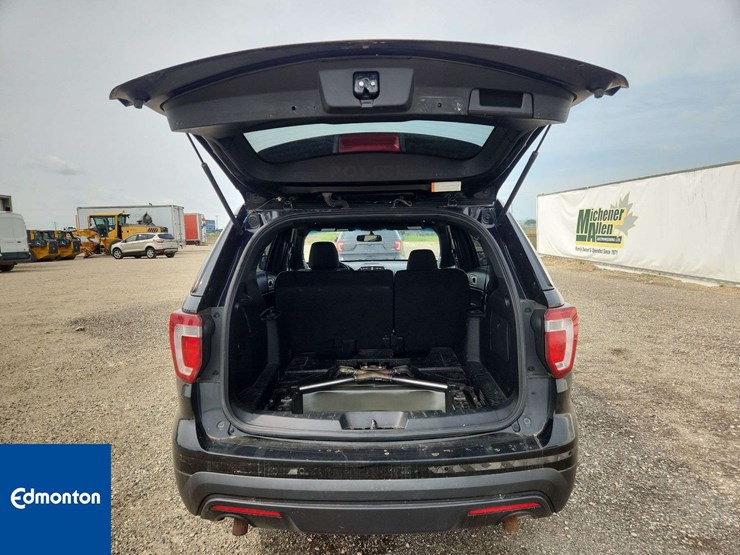 2016-ford-explorer-image-5