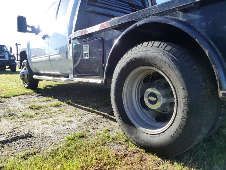 2011-chevrolet-3500hd-image-5