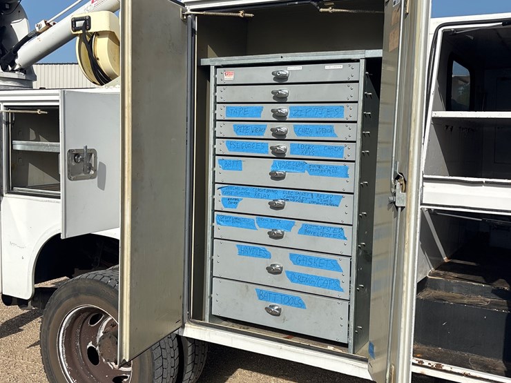 2016-ford-f550-image-26
