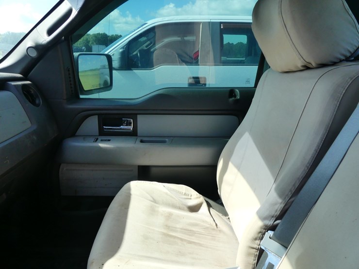 2014-ford-f150-xl-image-12
