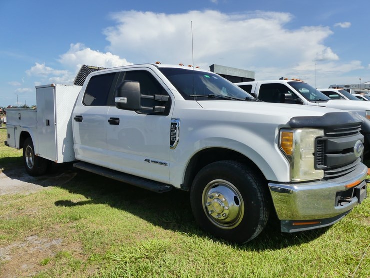 2017-ford-f350-xl-image-2