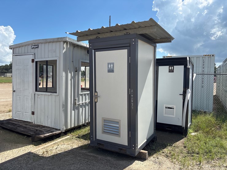 #1308-•-portable-toilet-image-1
