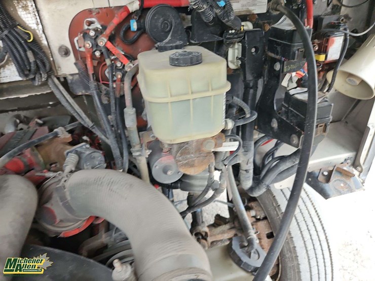 2016-freightliner-mt45-image-41