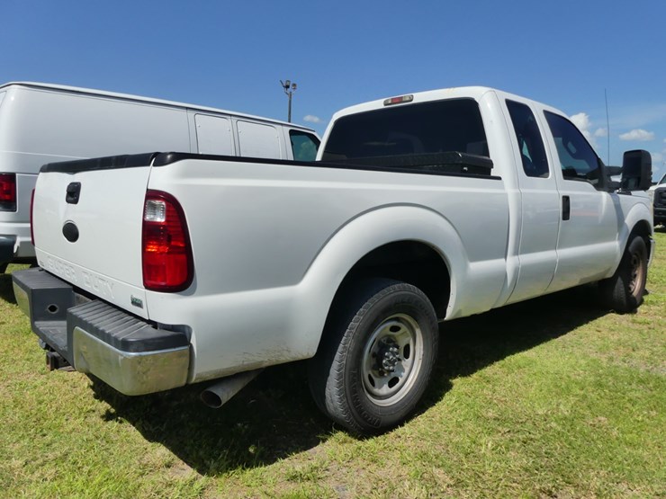 2011-ford-f250-xl-image-3