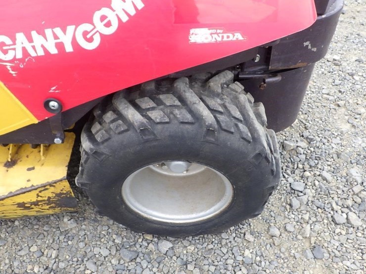 canycom-cmx2402-ride-on-mower-image-9