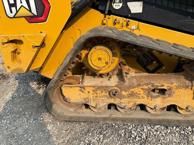 2021-caterpillar-299d3-image-13