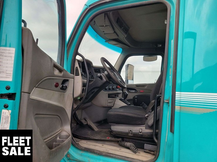 2018-peterbilt-579-image-17