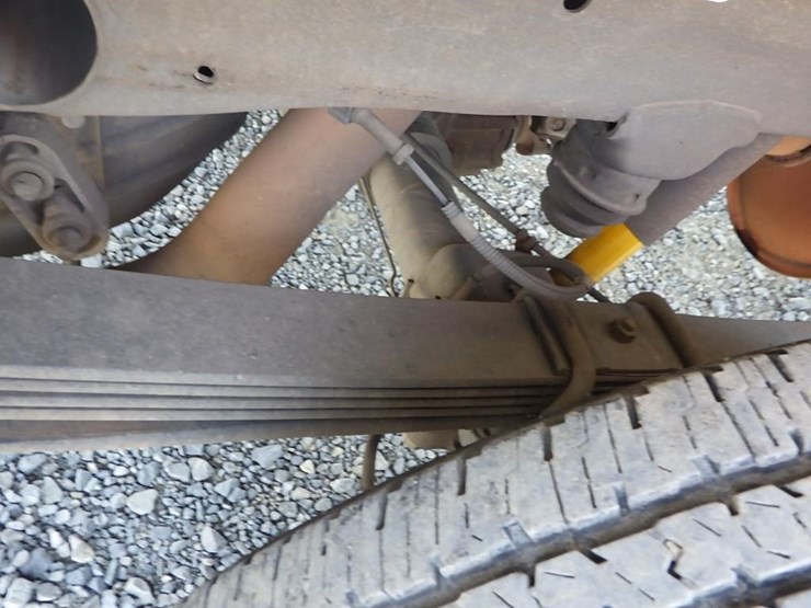 2013-chevrolet-2500-image-22