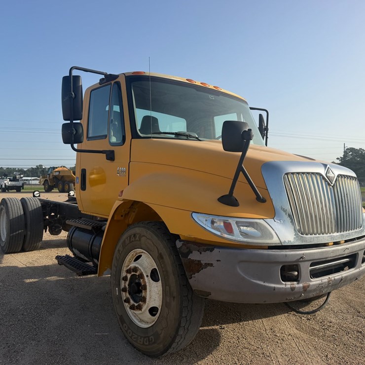 2006 INTERNATIONAL 4300