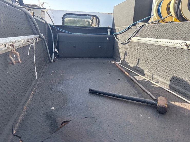 2016-ford-f550-image-16