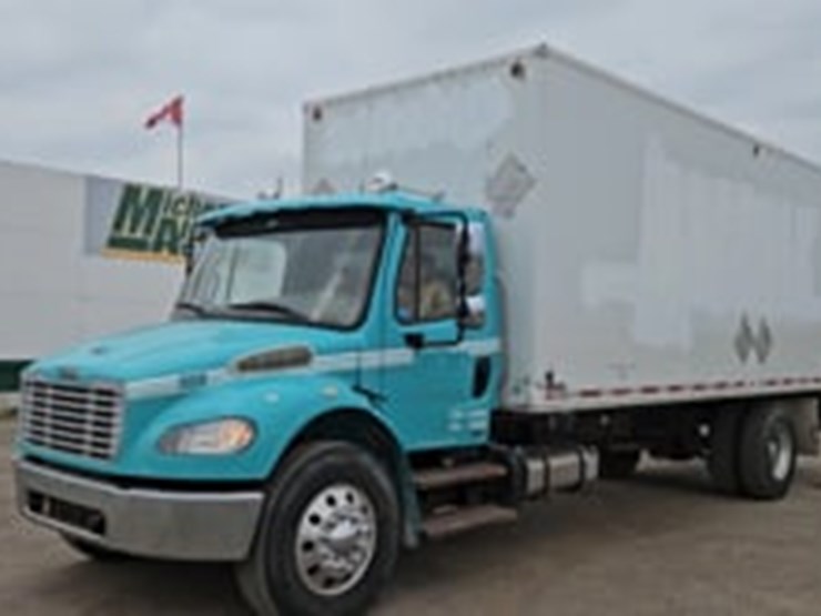 2012-freightliner-m2-106-image-5