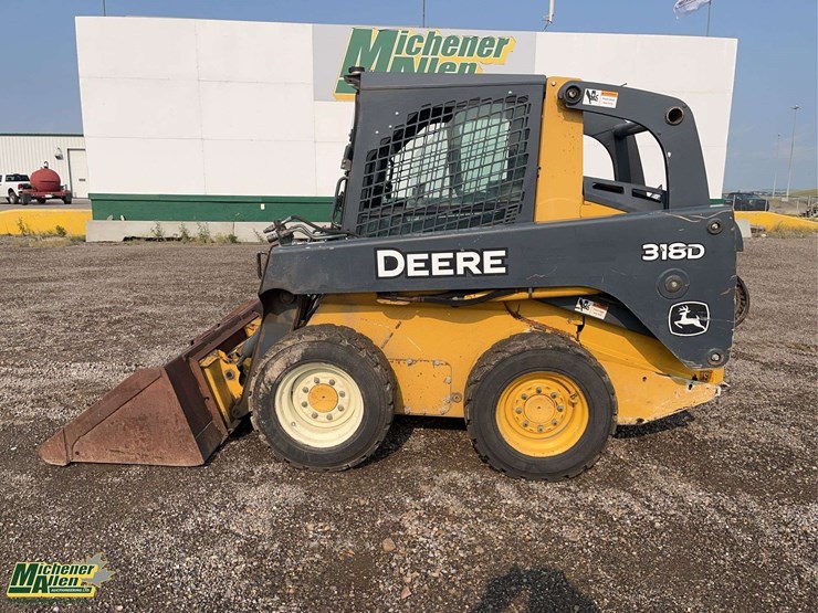 2011-deere-318d-image-6