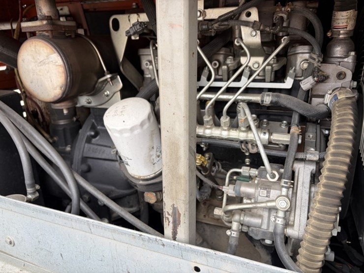 2018-sullivan-palatek-d185-image-12