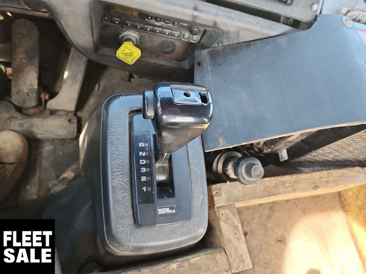 1998-gmc-t7500-image-22