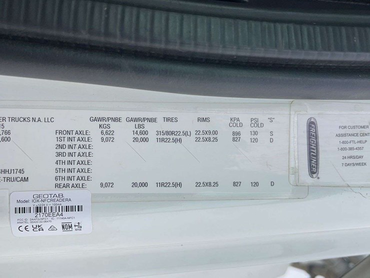 2016-freightliner-m2-106-image-27