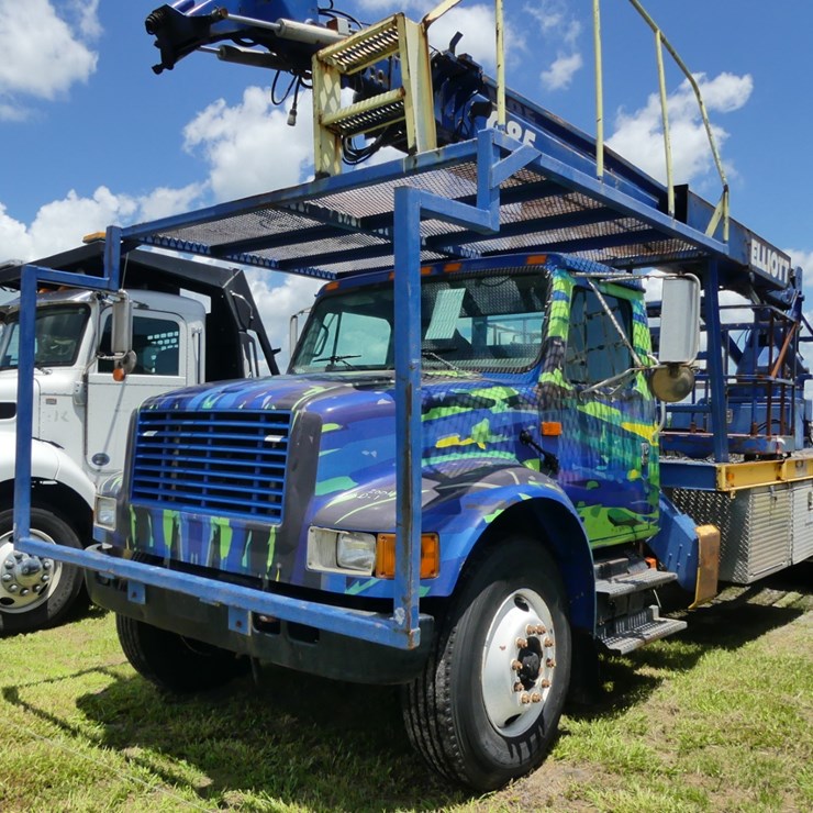 2001 INTERNATIONAL 4700