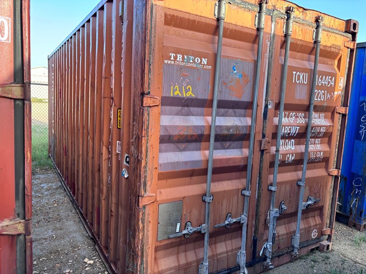 #1212-•-20ft-shipping-container-image-3