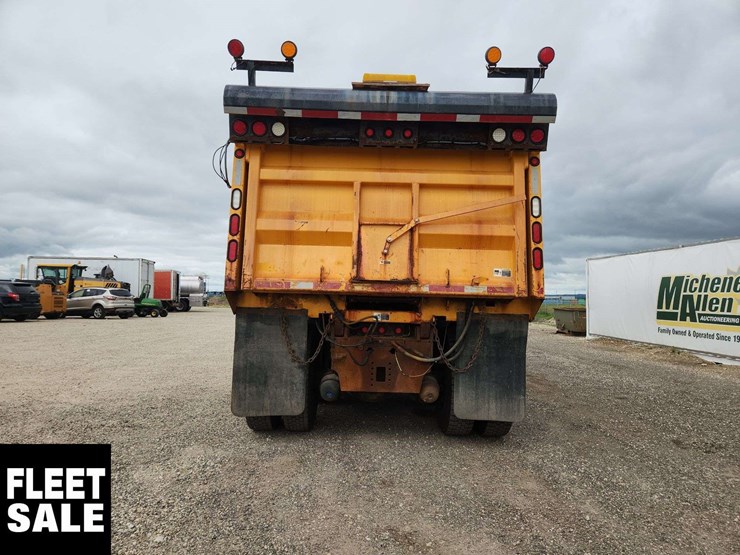 international-workstar-7500-image-7