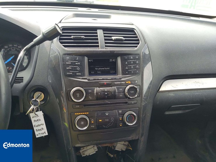 2018-ford-explorer-image-21