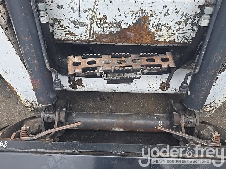 2015-bobcat-s770-image-21