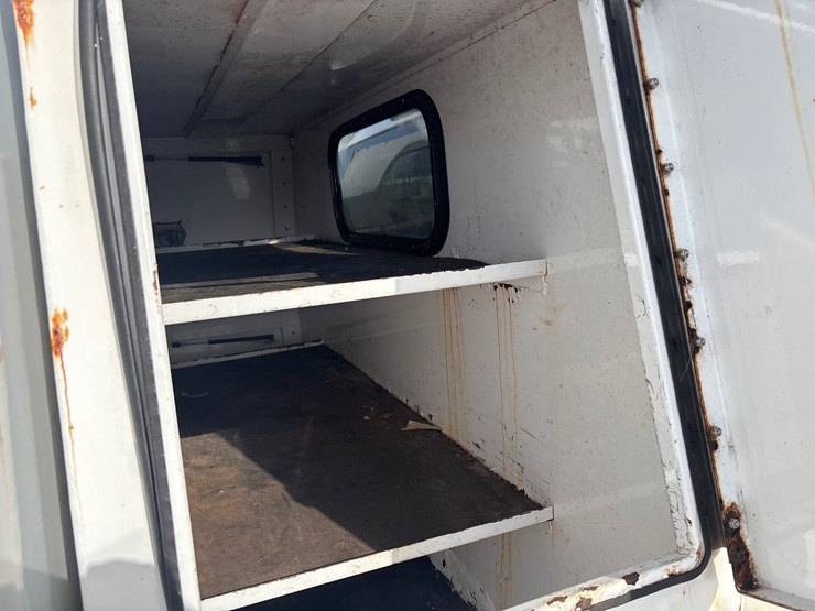 2016-ford-f550-image-30