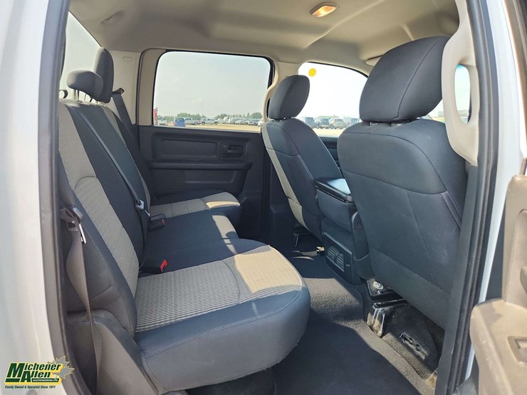 2012-dodge-1500-image-18