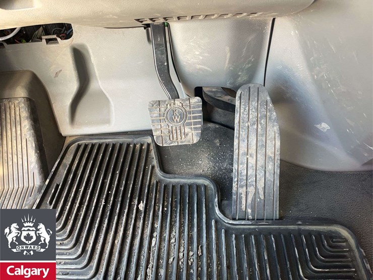 2018-kenworth-t880-image-18