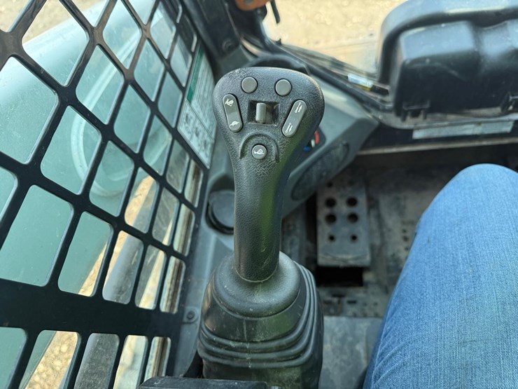 2018-bobcat-t595-image-25