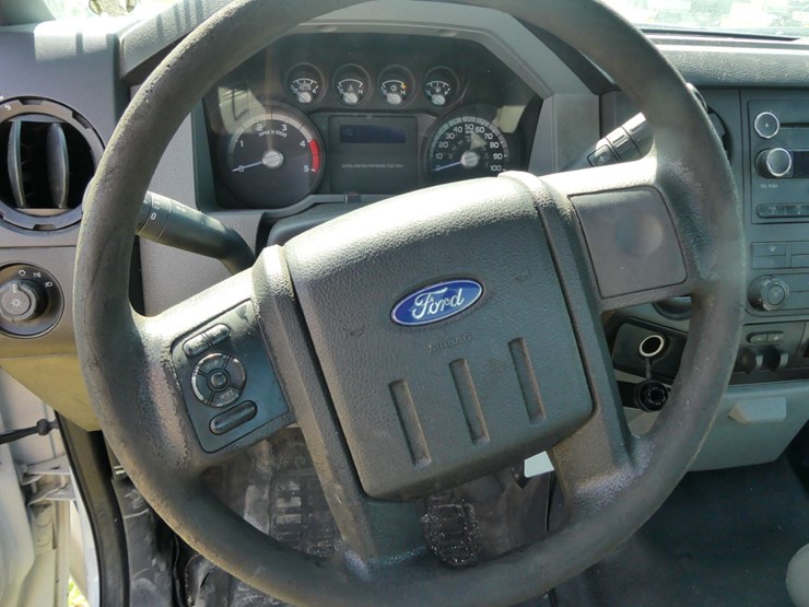 2015-ford-f350-xl-image-16