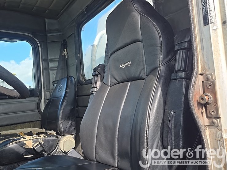 1999-peterbilt-357-image-65