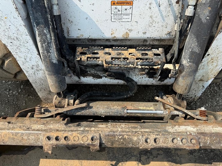 2022-bobcat-s740-image-10