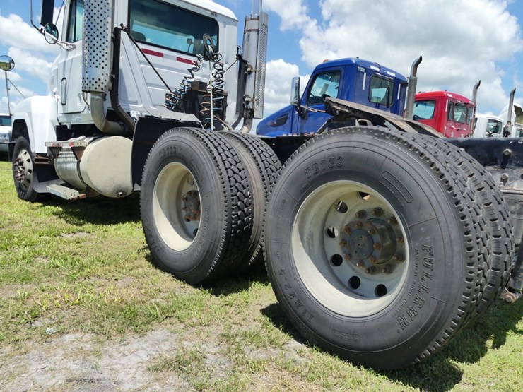 1999-mack-ch613-image-7