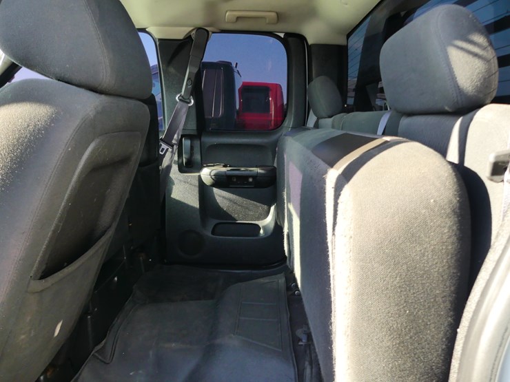 2011-chevrolet-3500hd-image-11