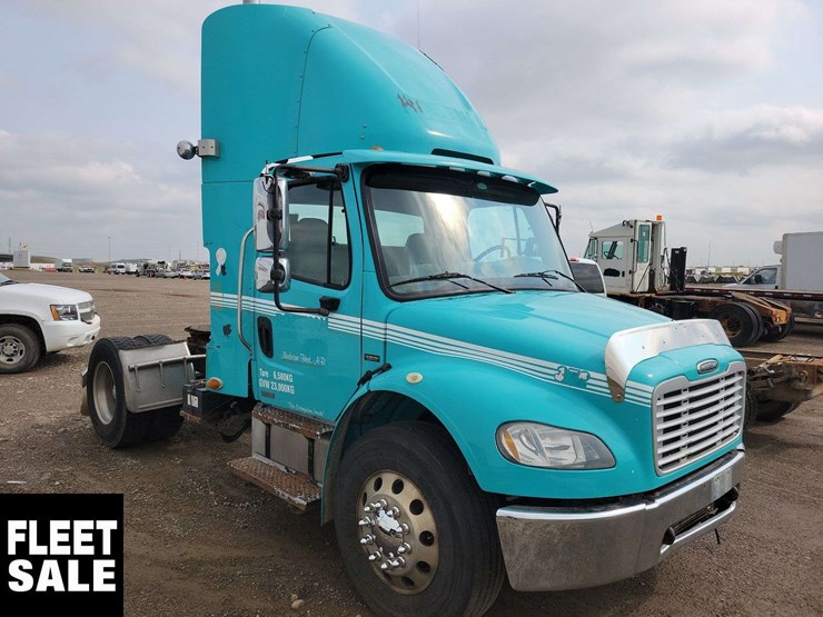 2007-freightliner-m2-106-image-5