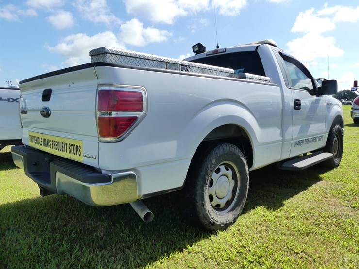 2014-ford-f150-xl-image-3
