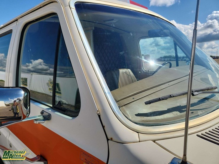 1983-ford-e250-image-39