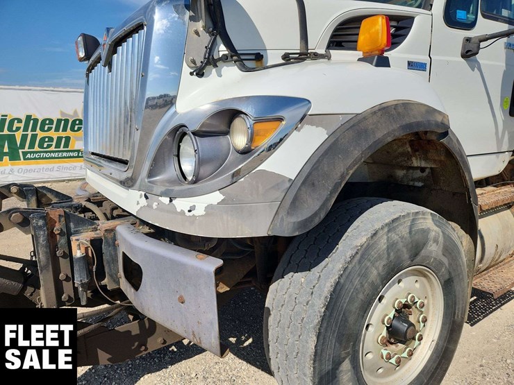 international-workstar-7500-image-42