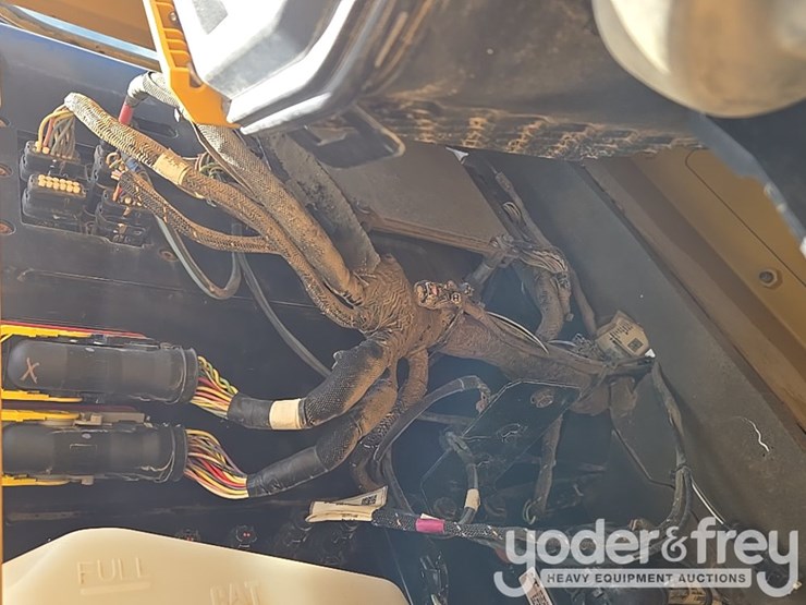2019-caterpillar-336-image-33