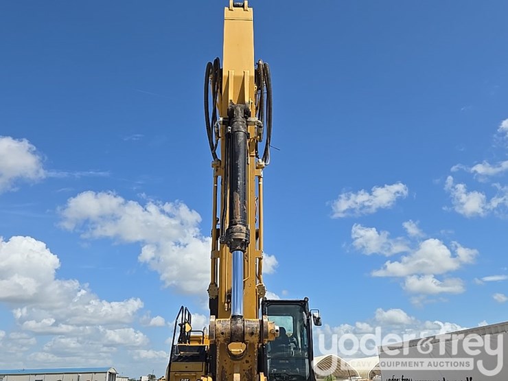2019-caterpillar-336-image-28