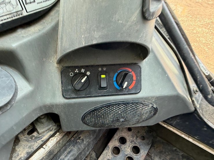 2018-bobcat-t595-image-26