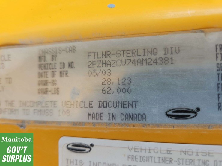 2004-sterling-lt9500-image-43