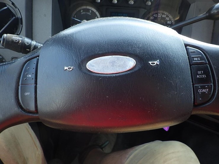 2015-ford-f750-image-26