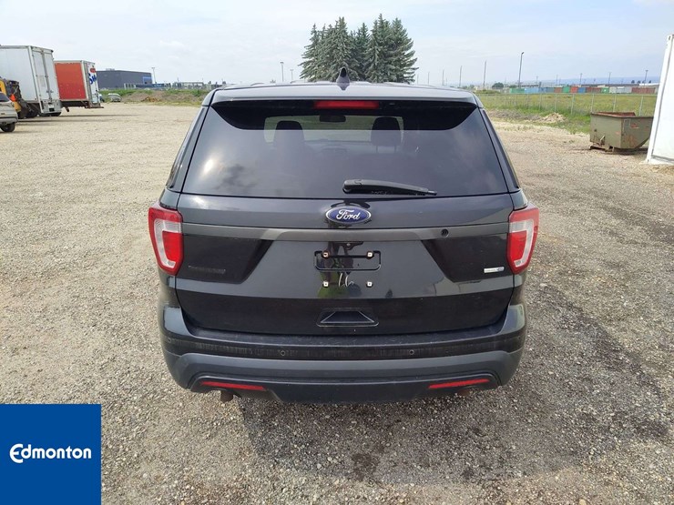 2017-ford-explorer-image-6