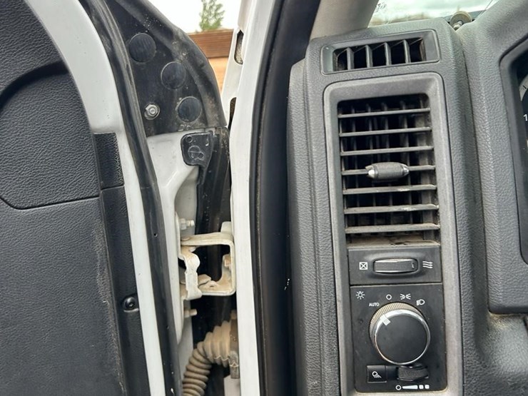 2018-ram-2500-tradesman-image-15