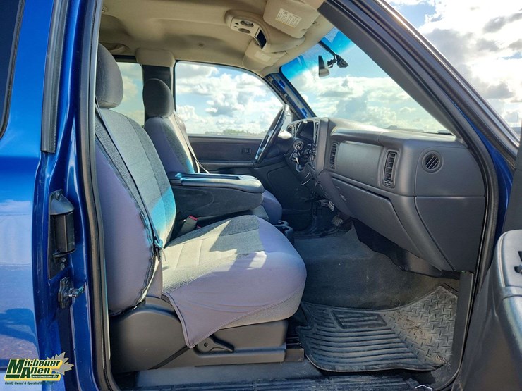2003-gmc-sierra-2500-image-24