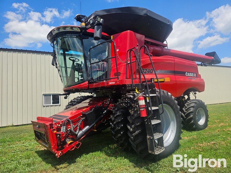 2017-case-ih-8240-image-1