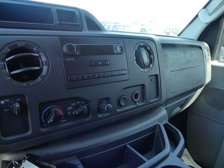 2010-ford-e250-image-13