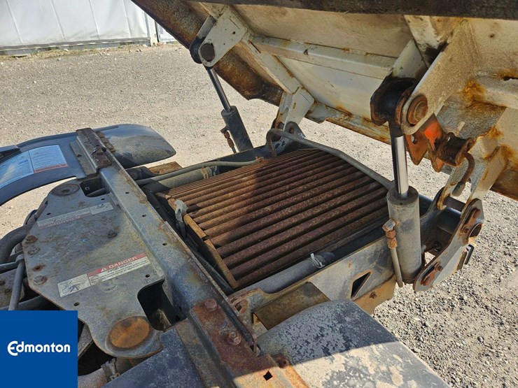bobcat-toolcat-5600-image-45